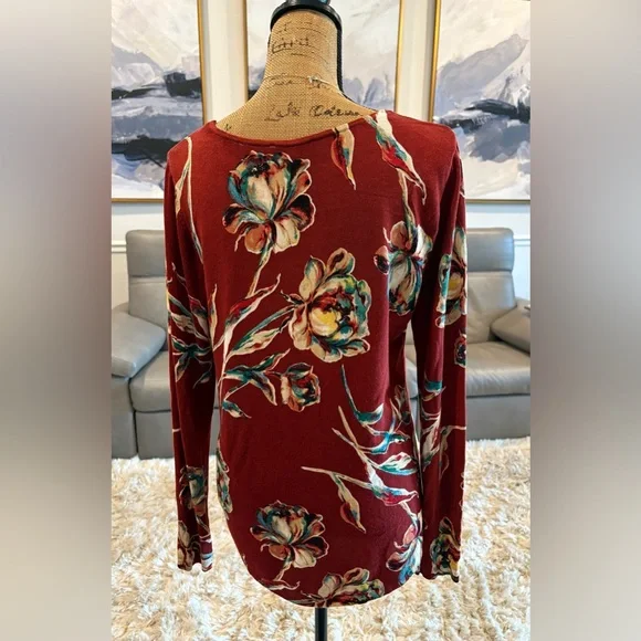 Chico’s Floral Spun Rayon V-Neck Rust Lightweight Sweater Size 0 Oversized Fit - Picture 4 of 5